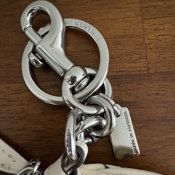 COACH - Circular Coin Pouch With Butterfly Print - Picture 5 of 13